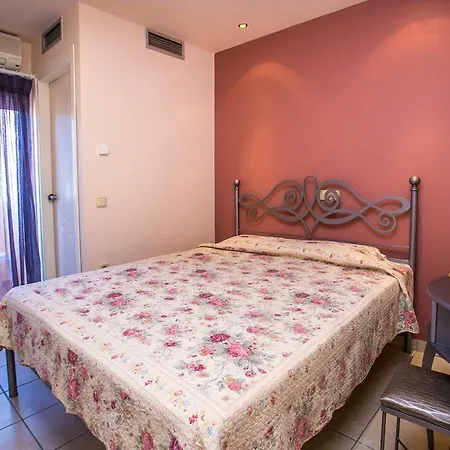 Apartment Studios Akrogiali *