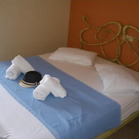 Apartment Studios Akrogiali